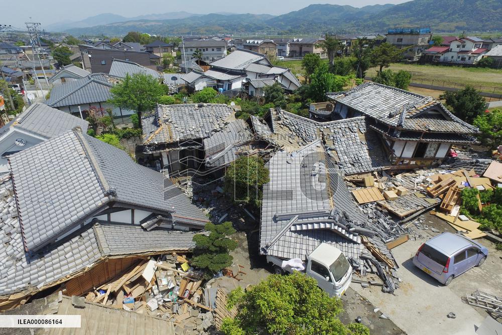 Big quake hits southwestern Japan