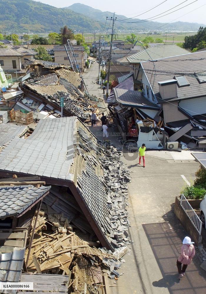 Big quake hits southwestern Japan