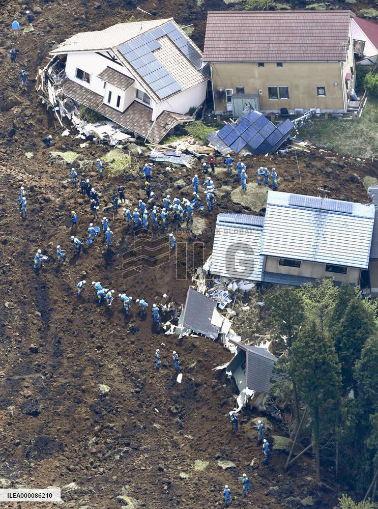 Rescue workers search for survivors in quake-hit southwestern Japan