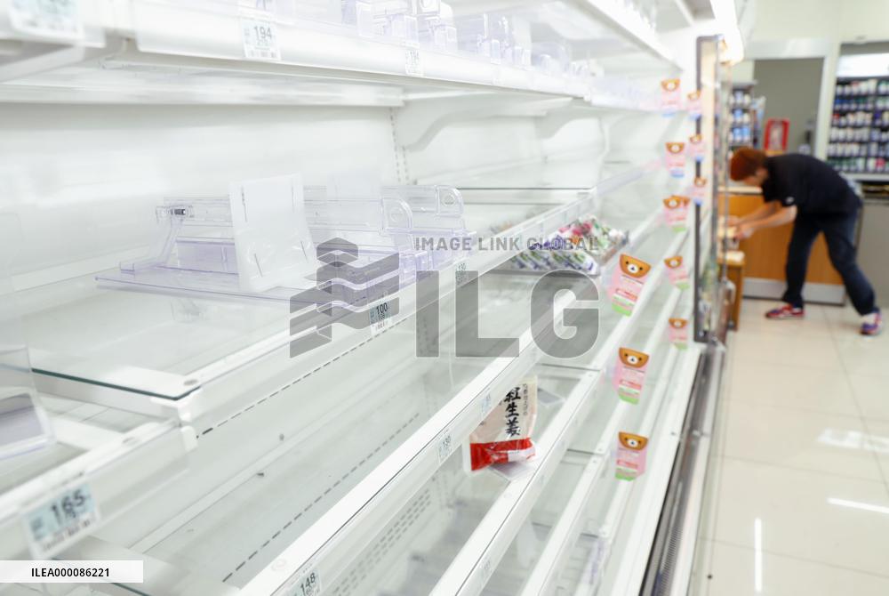 Aftermath of massive quakes in southwestern Japan