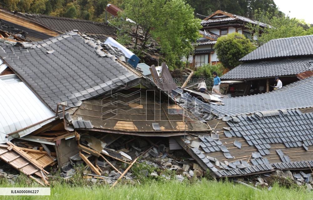 Quakes hit southwestern prefecture of Kumamoto