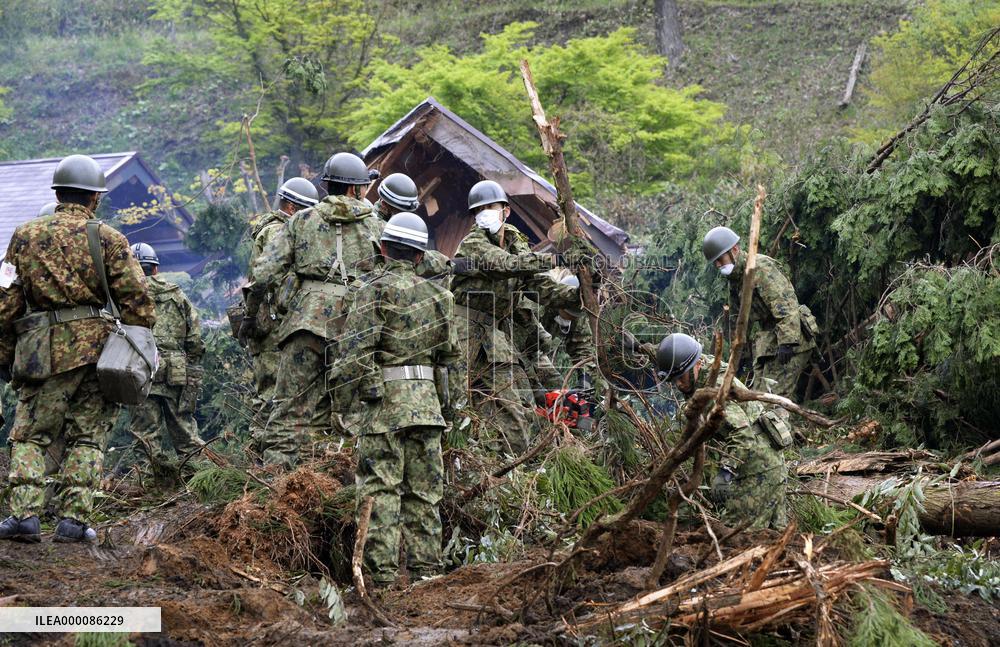 Quakes hit southwestern prefecture of Kumamoto