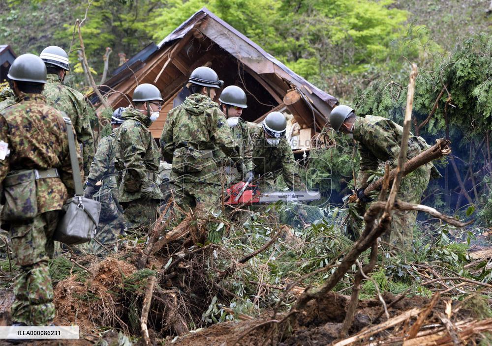 Quakes hit southwestern prefecture of Kumamoto