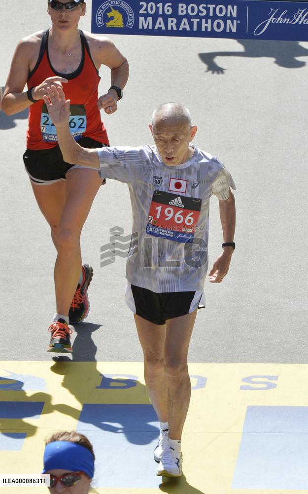 1966 Boston Marathon champion completes full distance