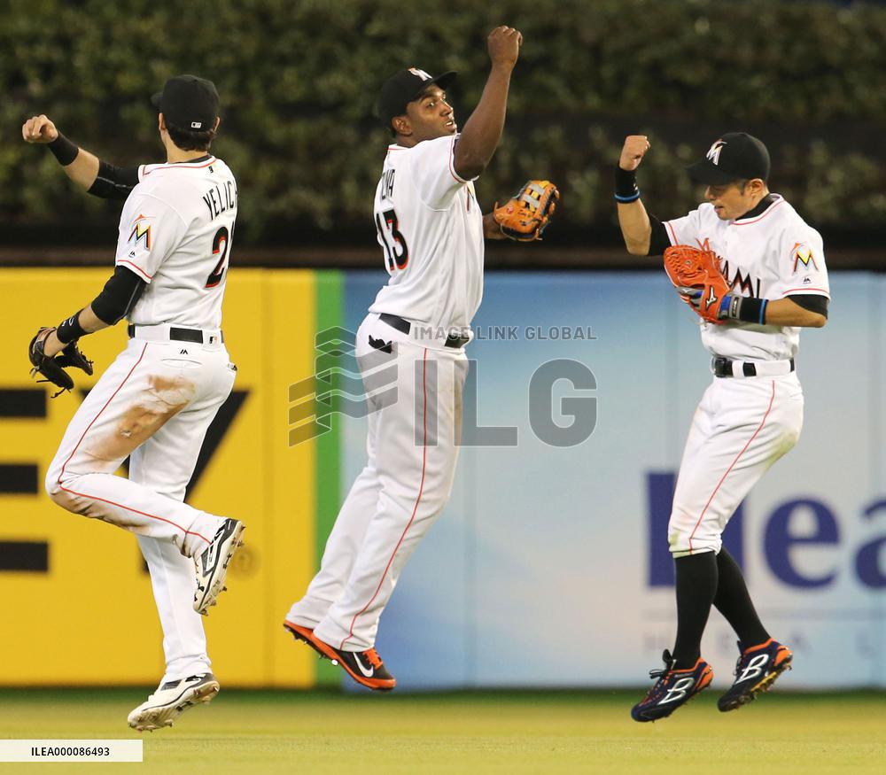 Marlins win 5-1 against Nationals