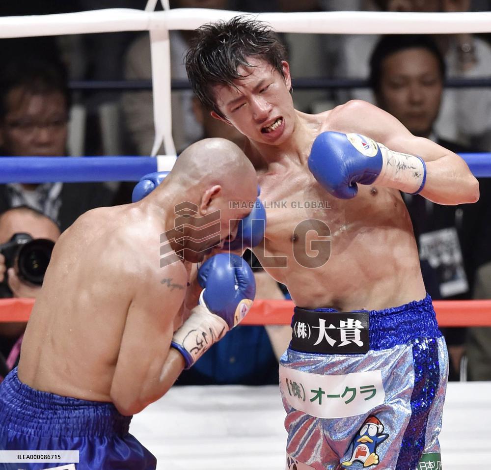 Taguchi defends WBA light fly title