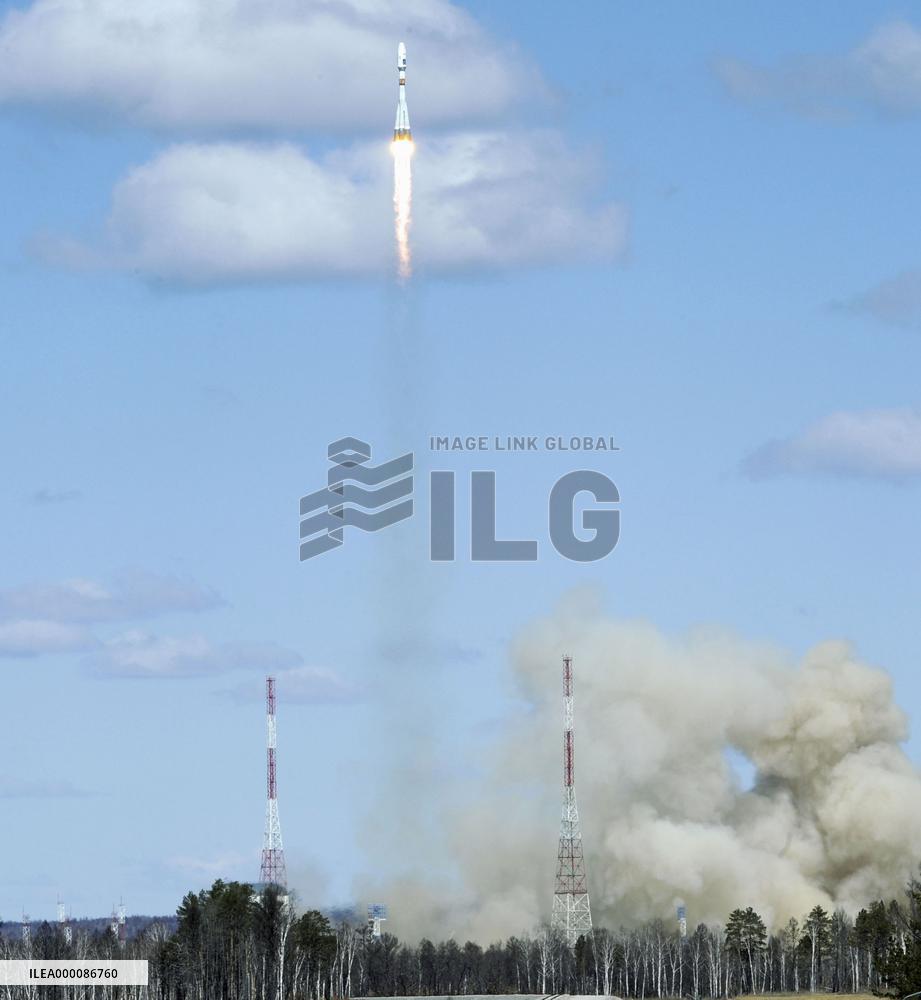 Russia launches 1st rocket from new Vostochny Cosmodrome