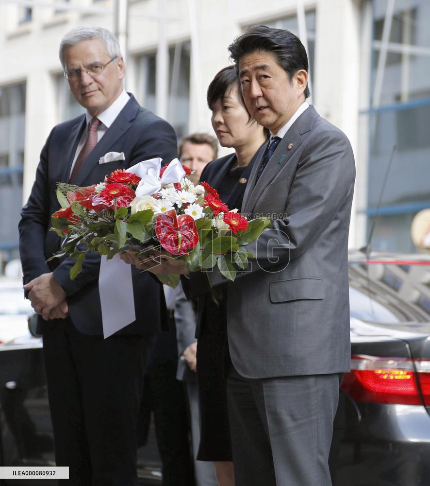 Japanese PM Abe visits scene of Brussels terror attacks