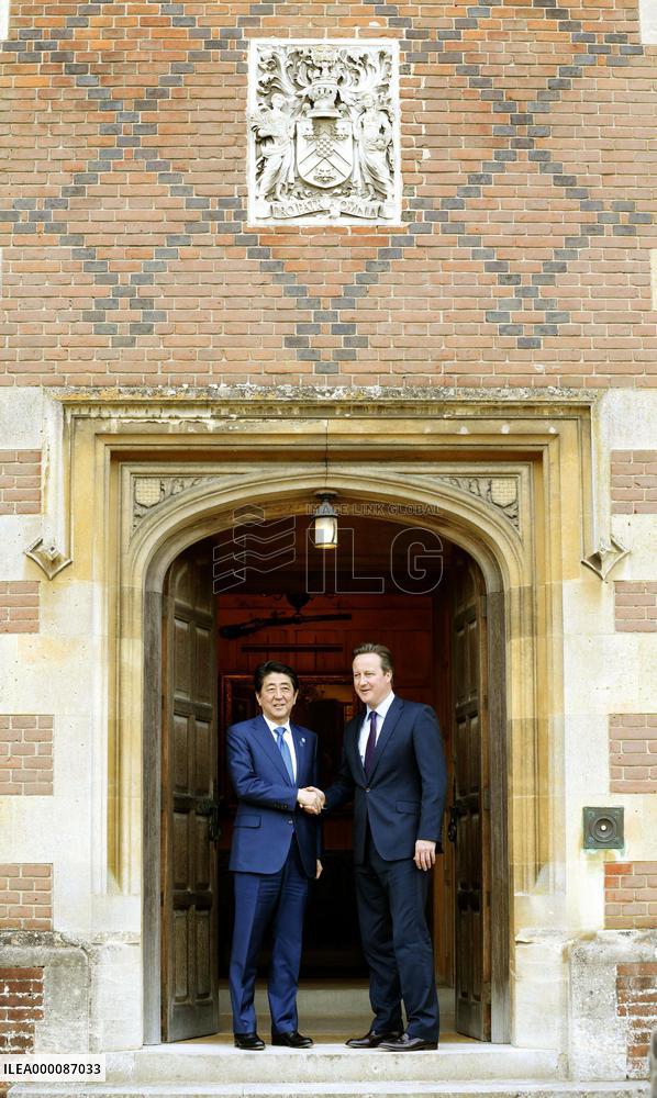 Abe, Cameron discusses global security threats at Chequers
