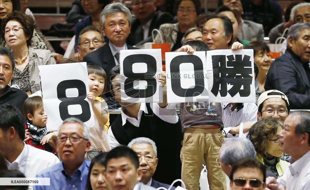 Sumo: Hakuho makes another mark in record books with 880th win