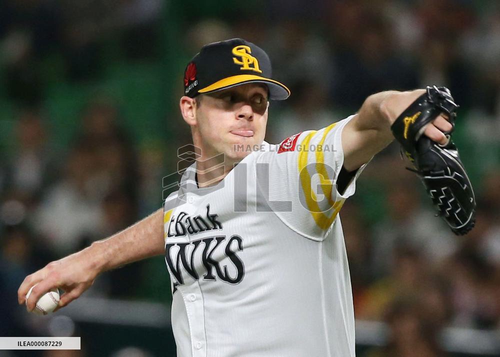 Van den Hurk makes history with 14-0 start to NPB career