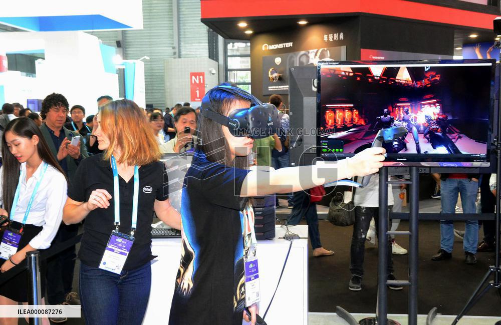 Consumer electronics show begins in Shanghai