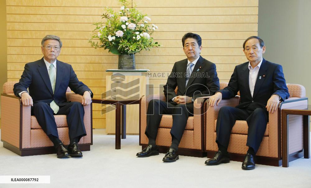 Okinawa governor tells Abe he wants to talk with Obama on G-7 sidelines