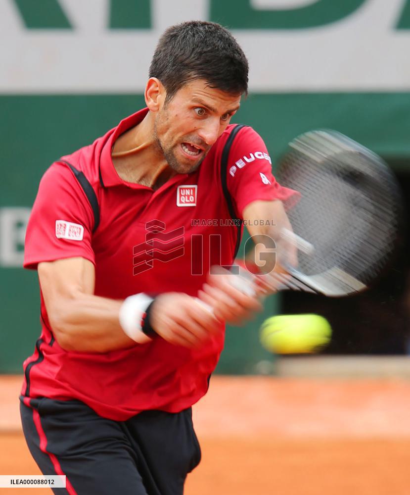 Tennis: Djokovic advances to French Open 3rd round