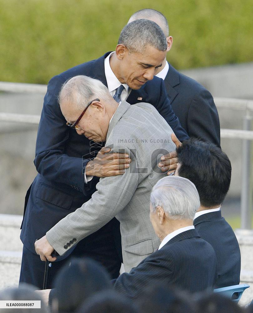 Obama meets with hibakusha in Hiroshima