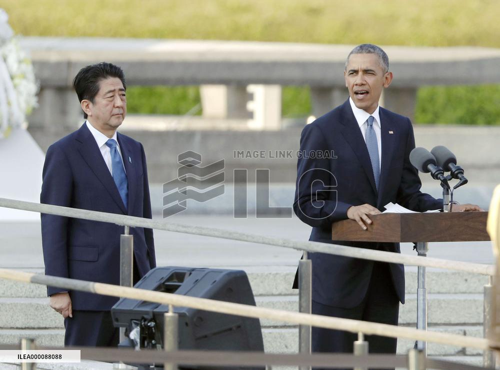 Obama makes historic visit to Hiroshima