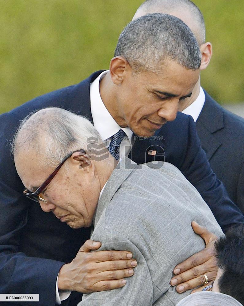 Obama meets with hibakusha in Hiroshima