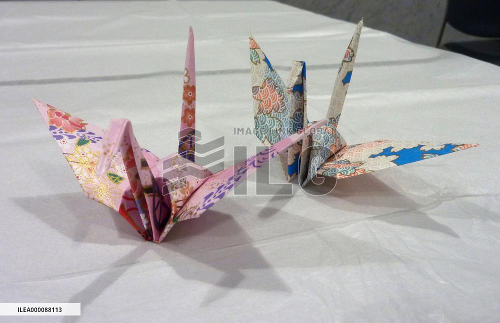 Obama makes historic visit to Hiroshima