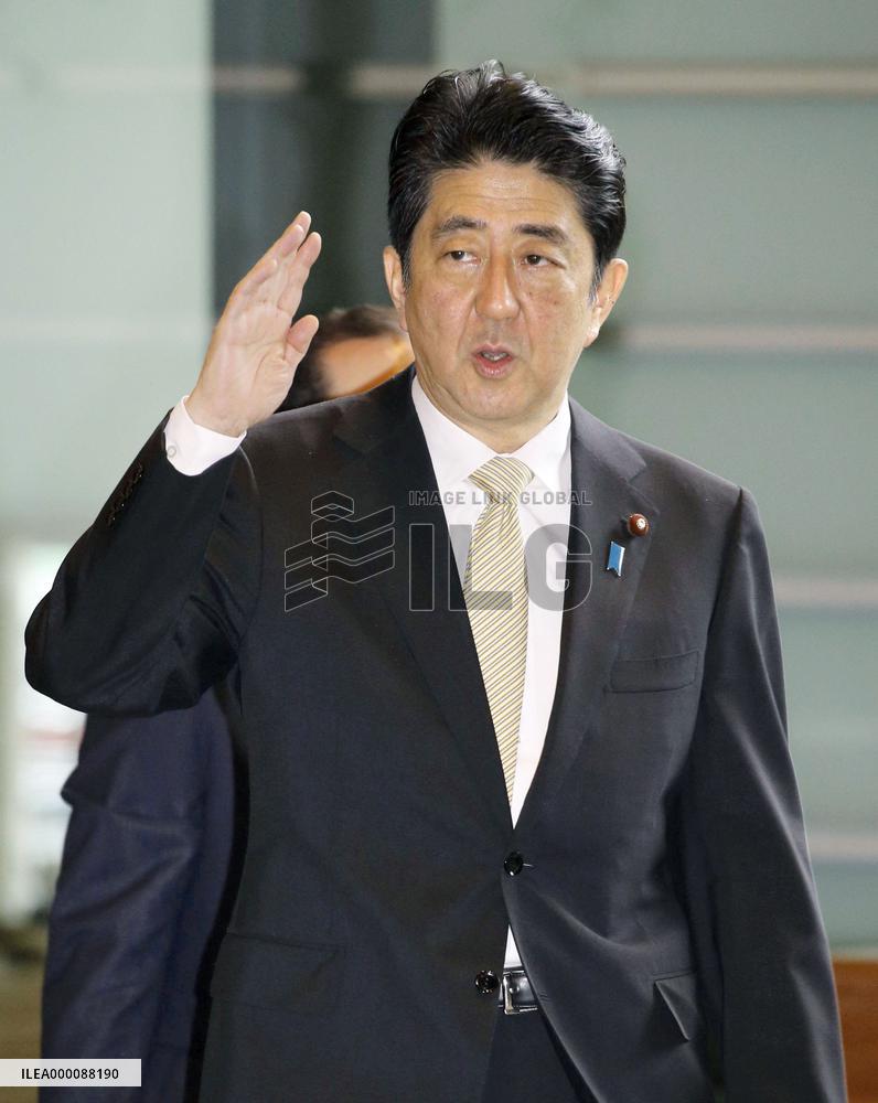 Abe to resist double election calls