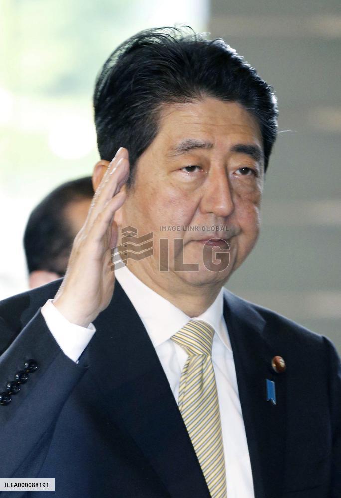 Abe to resist double election calls