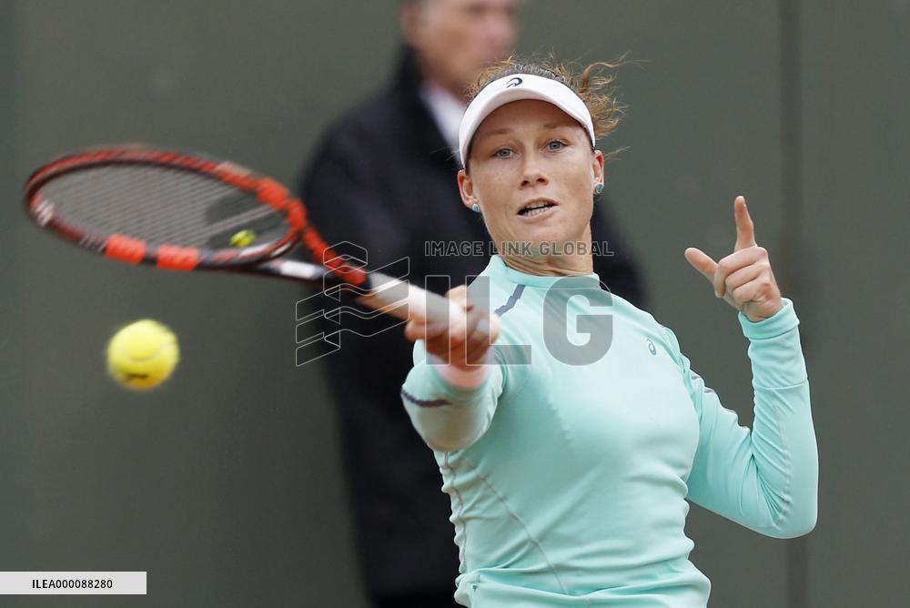 Stosur advances to French Open quarterfinals