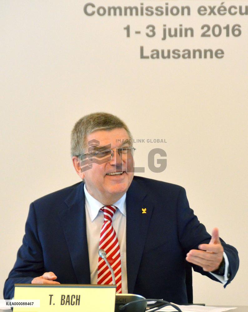 Olympics: IOC names 10 athletes for refugee team