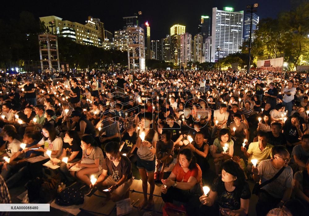 Tens of thousands in H.K. commemorate Tiananmen crackdown