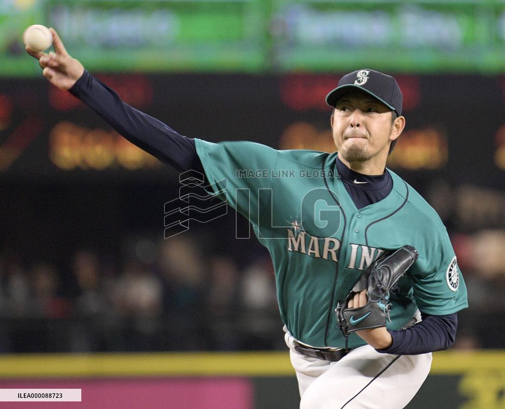 Iwakuma marks 5th win