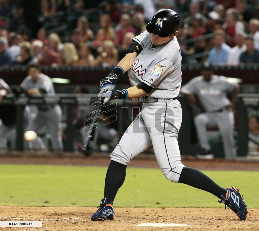 Ichiro moves within 4 hits of Rose's mark