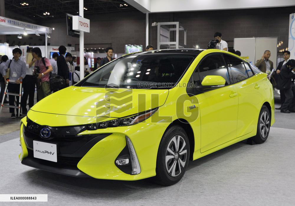 Toyota's new Prius PHV unveiled in Japan