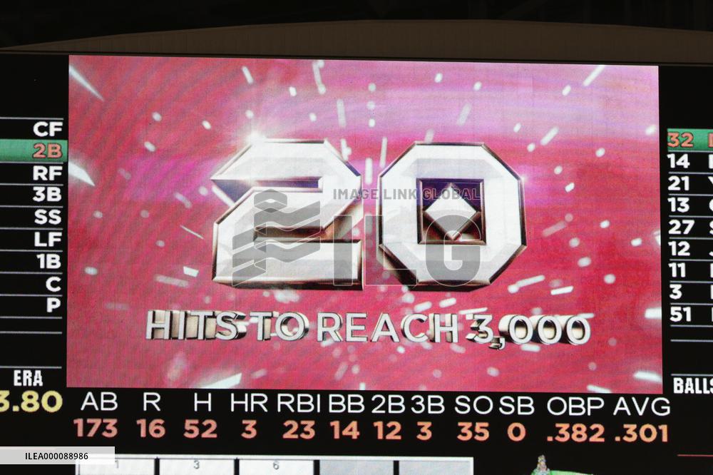Ichiro on the road to 3,000 hits