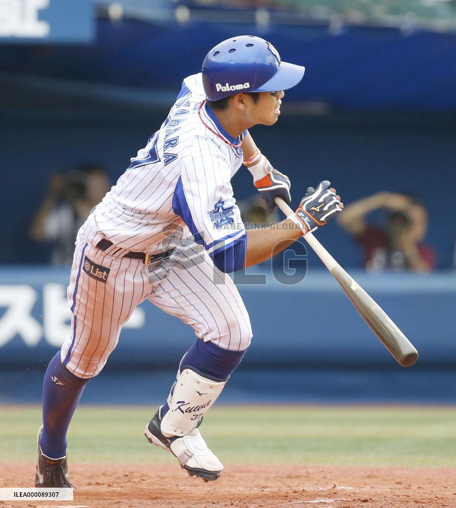 Baseball: Kuwahara plays hero again as BayStars beat Giants