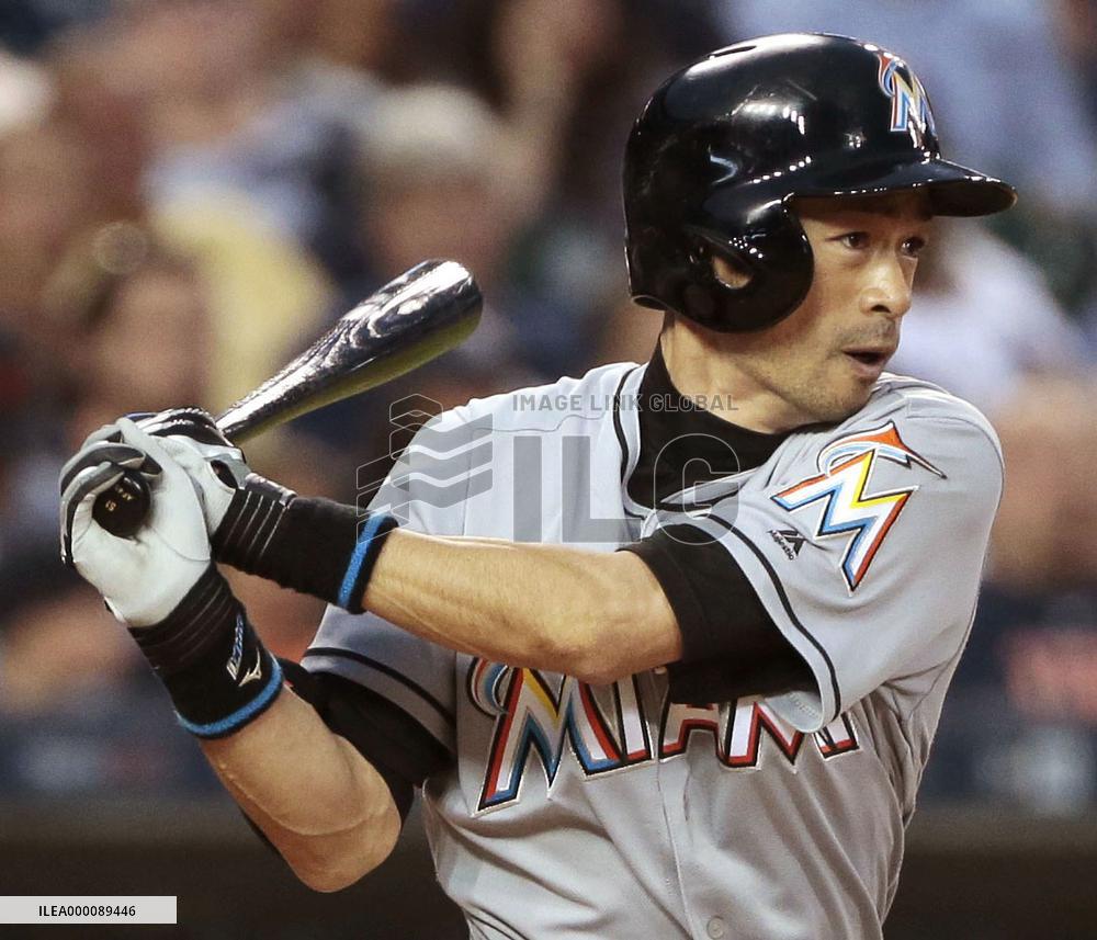 Ichiro moves closer to 3,000 hits in big leagues