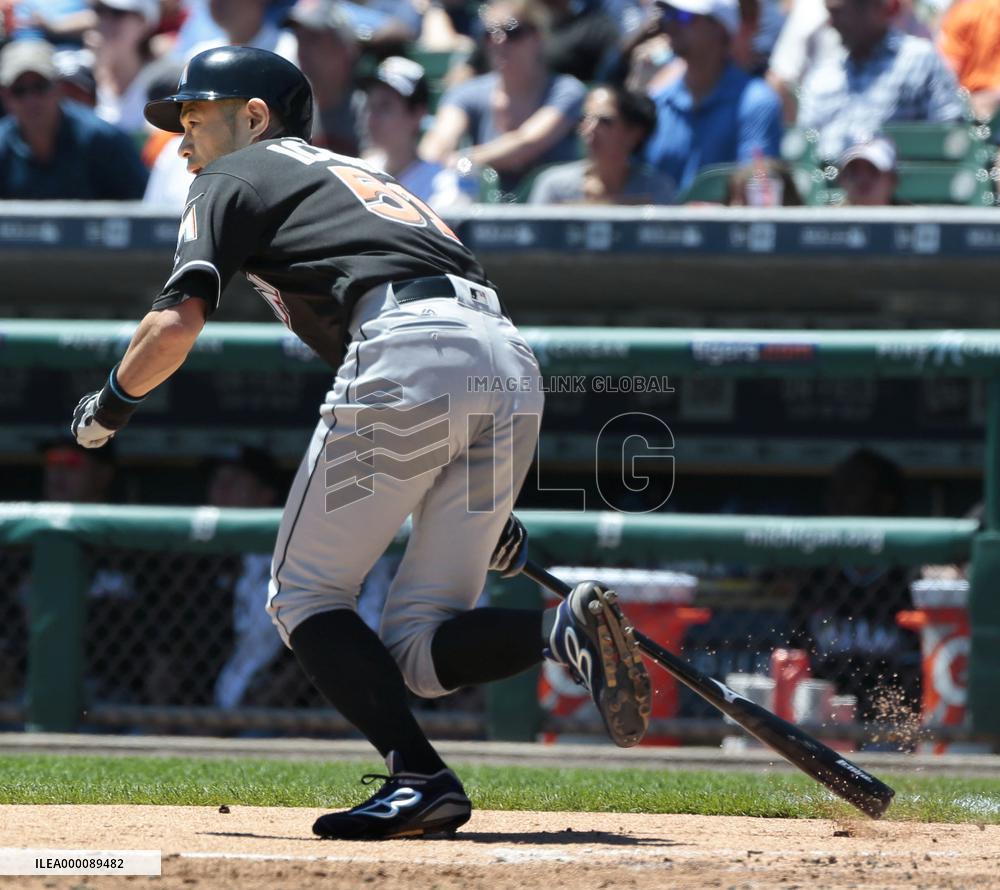 Ichiro has 2 hits vs Tigers, 12 shy of 3,000 in major league