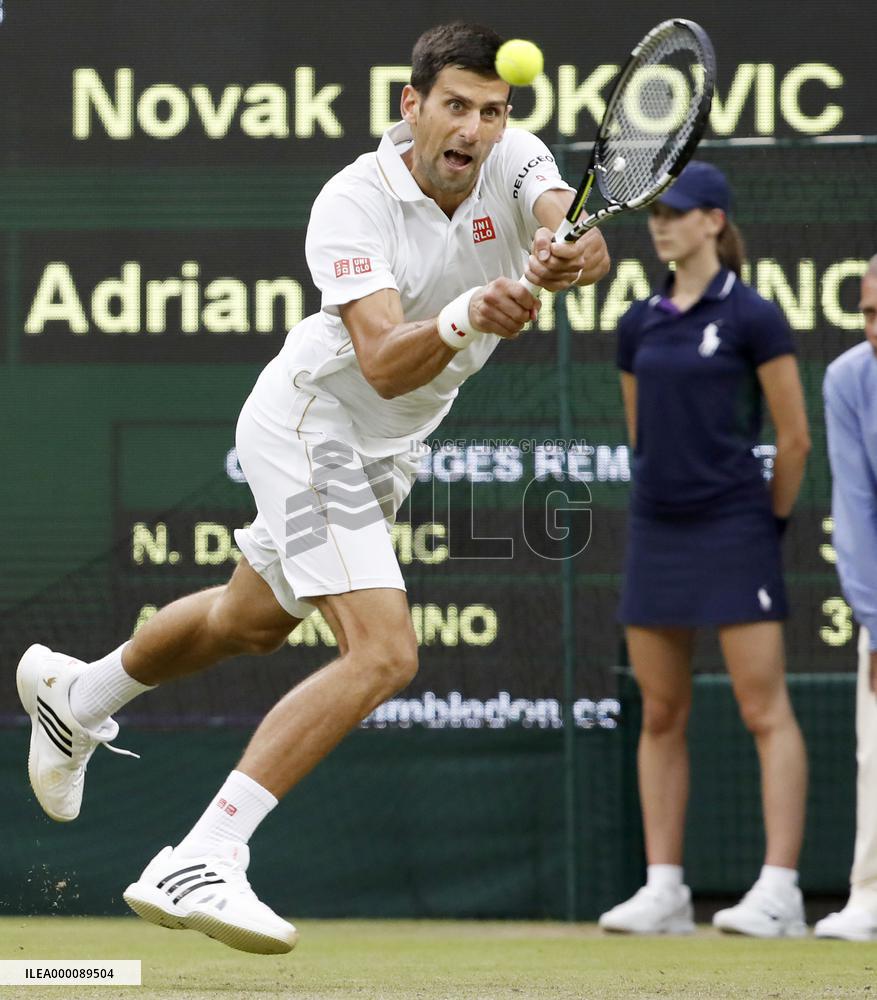 Djokovic moves into Wimbledon 3rd round