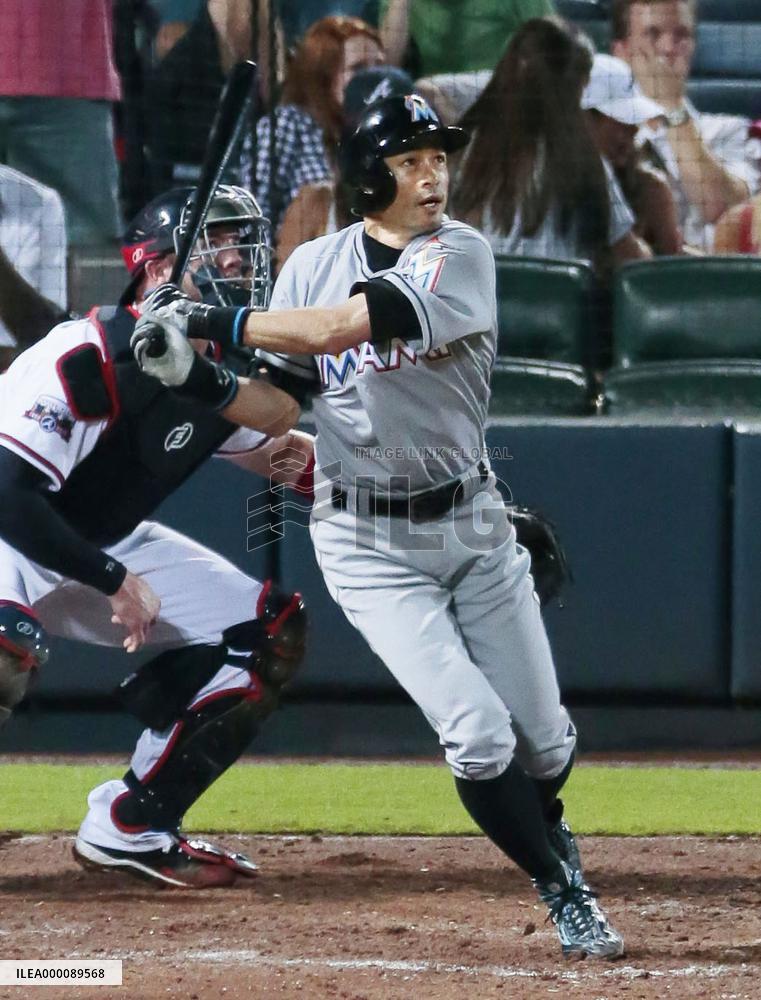 Ichiro hits sac fly in pinch-hit appearance in Marlins' loss