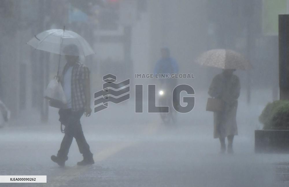 Heavy rain hits western Japan