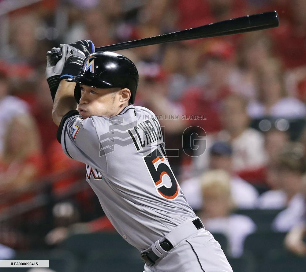 Baseball: Pinch-hit single puts Ichiro 9 hits from 3,000