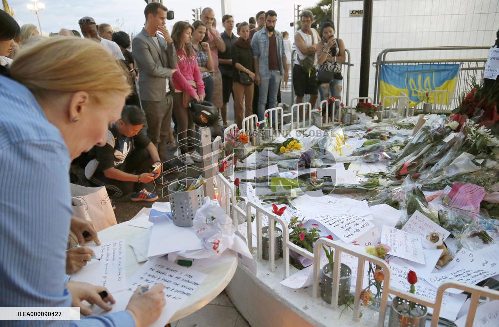 France mourns Nice terror victims