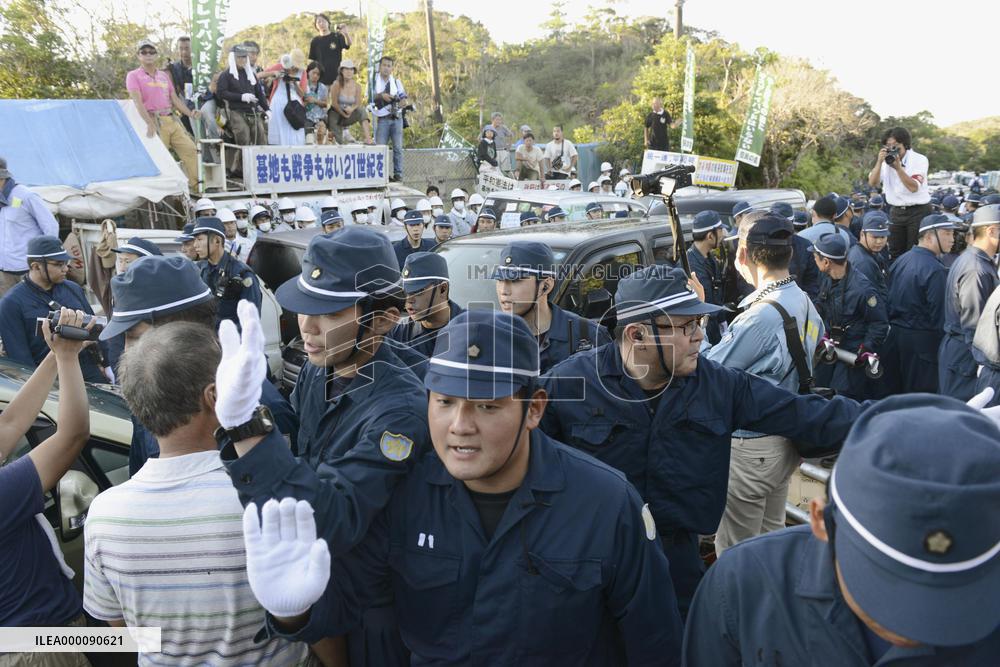 Construction of U.S. helipads resumes in Okinawa amid protests