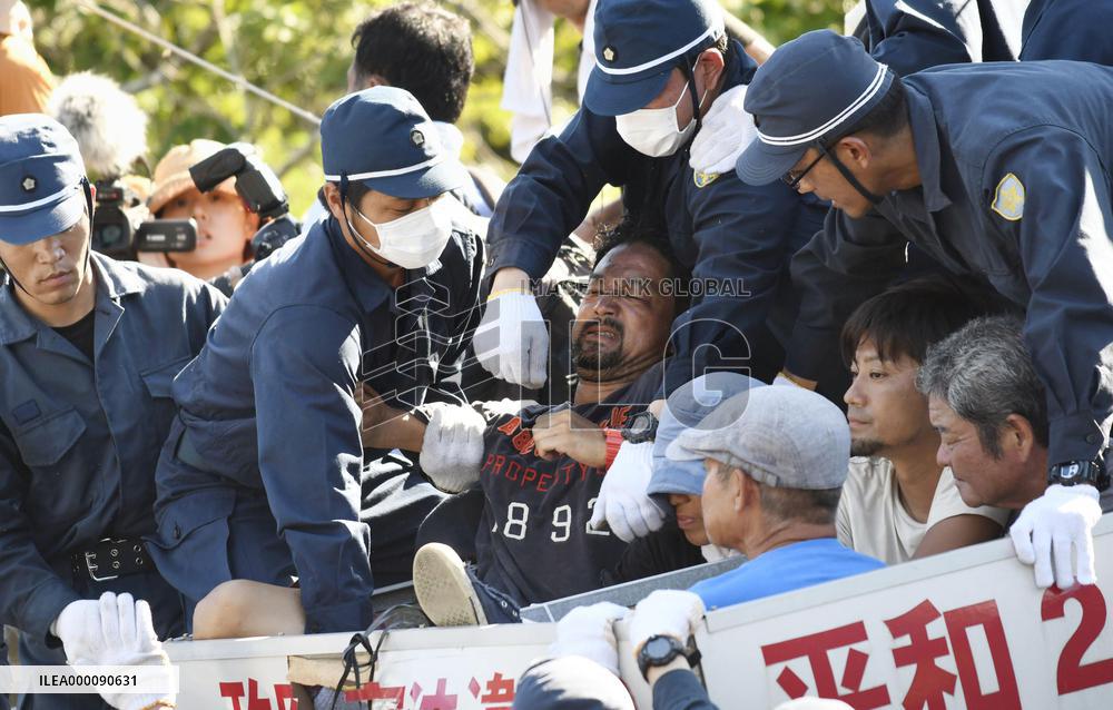 Construction of U.S. helipads resumes in Okinawa amid protests