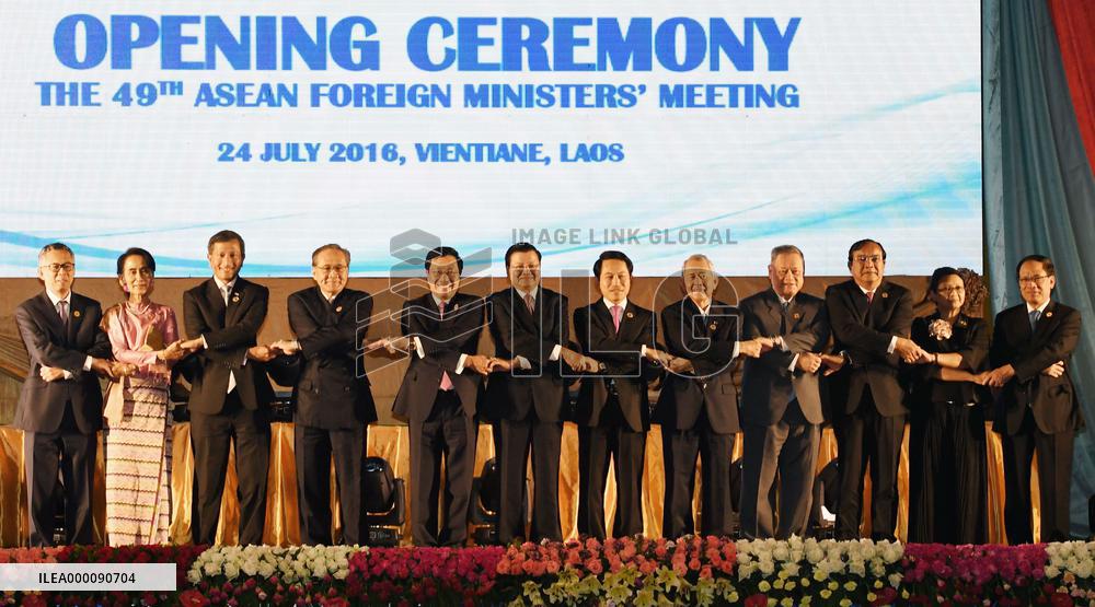 ASEAN foreign ministers meet amid divisions over S. China Sea row