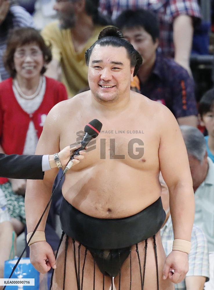Harumafuji takes 8th title at Nagoya sumo