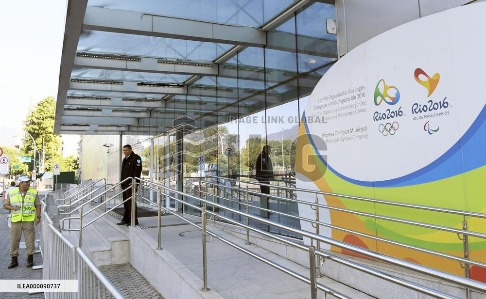 IOC leaves decision to ban Russians from Rio Olympics to federations