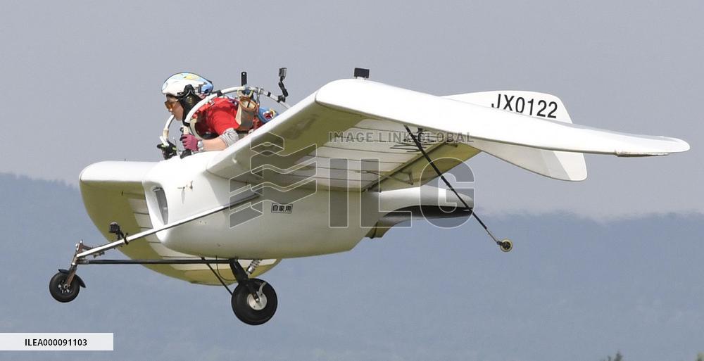 Public test flight of jet-powered glider M-02J in Hokkaido