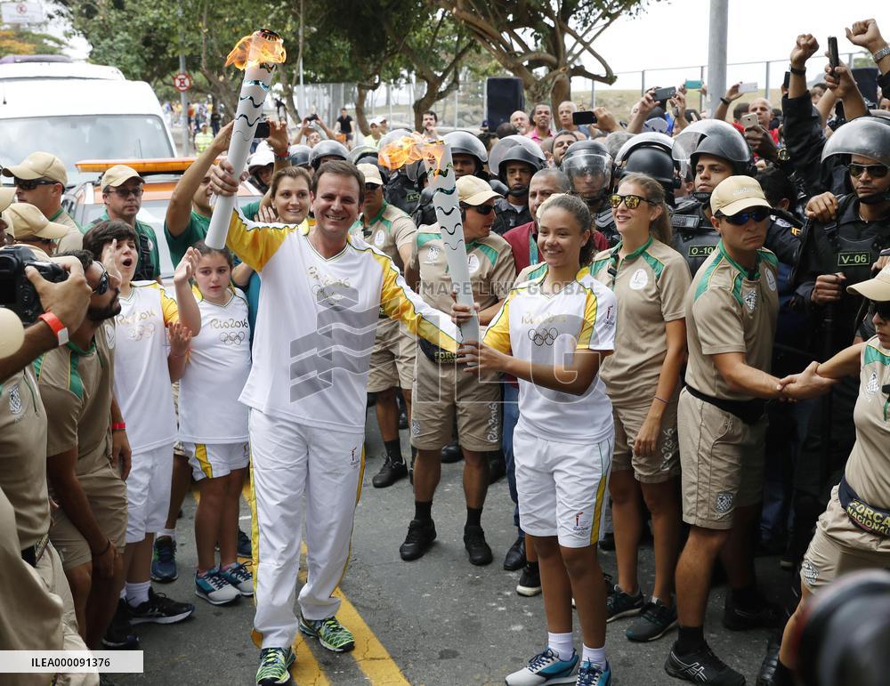 Olympic torch arrives in Rio