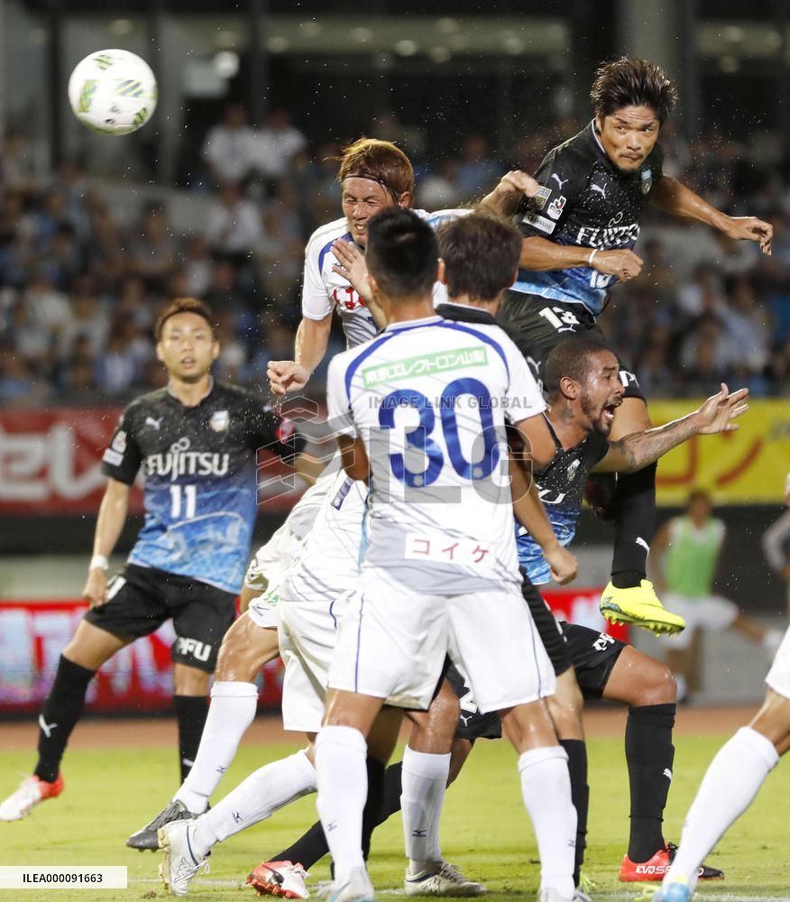 Soccer: Frontale thump Ventforet to stay top