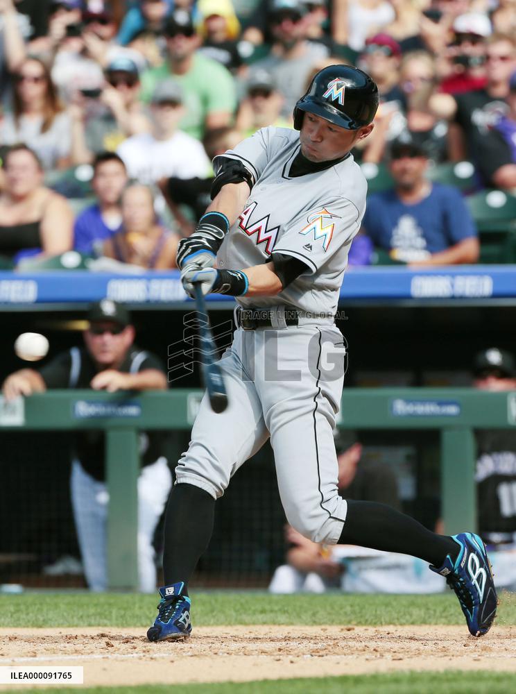 Ichiro Suzuki joins 3,000-hit club