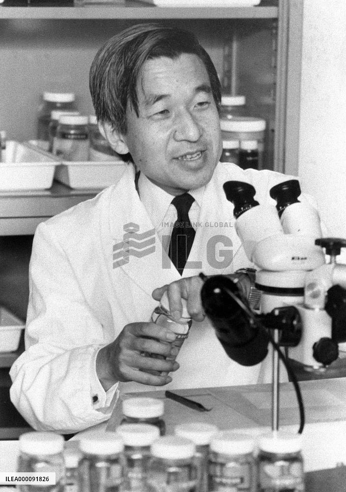 Emperor Akihito indicates readiness to abdicate