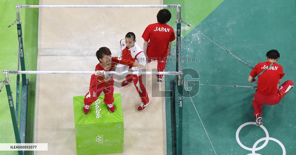 Olympic scenes: Unity of Japan gymnastics team